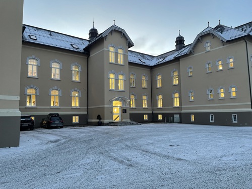 Eksteriør FHIs lokaler i Levanger, Nasjonalt kompetansemiljø for helsestasjons- og skolehelsetjenesten.