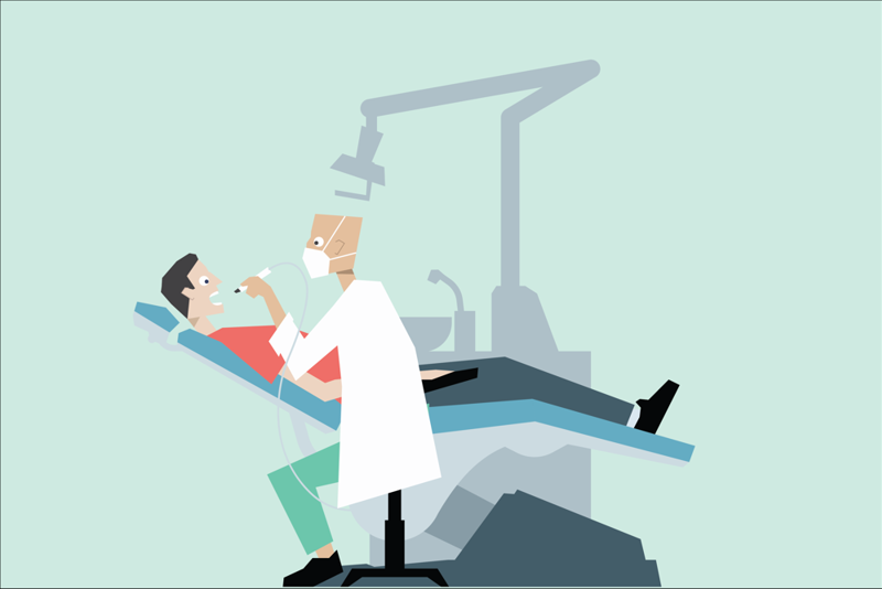 En pasient i en tannlegestol med en tannlege som står over (illustrasjon)