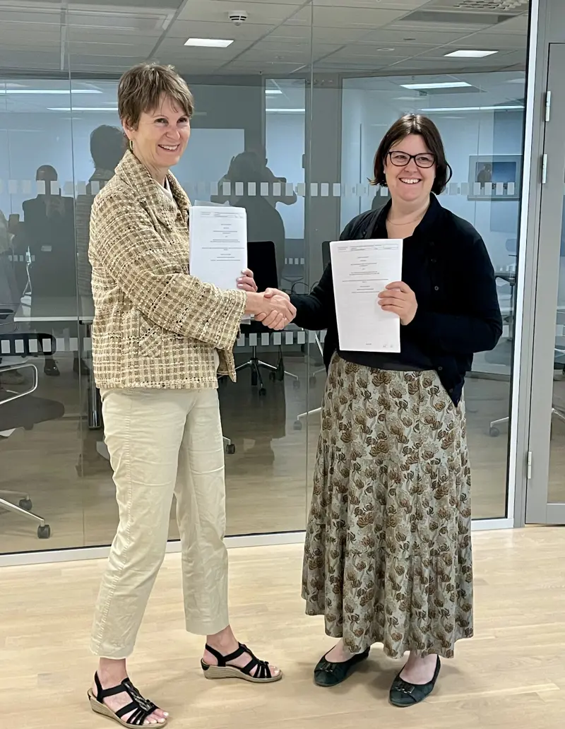 Norads fungerende direktør, Lisetta Trebbi, og FHIs direktør, Guri Rørtveit, signerte i dag en avtale for fase 2 av “Building Stronger Public Health Institutions and Systems”, også kjent som BIS-programmet.