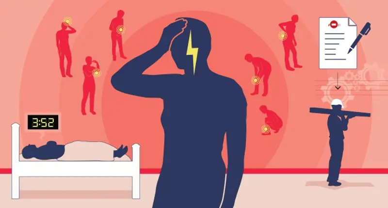 En dame holder seg til hodet, en mann ligger i sengen med dynen godt over seg