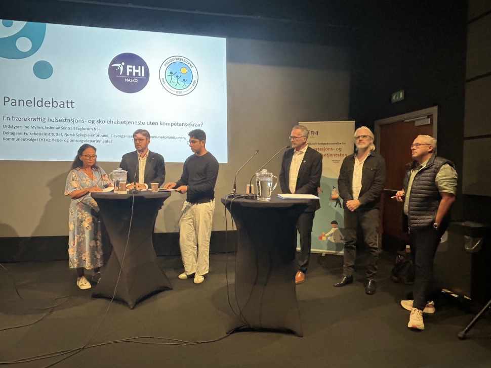 Bilde fra NASKOs arrangement på Arendalsuka 2026, av deltakere i panelsamtalen.