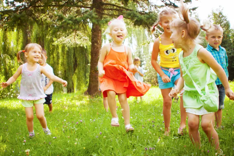 Barn leker Colourbox.com