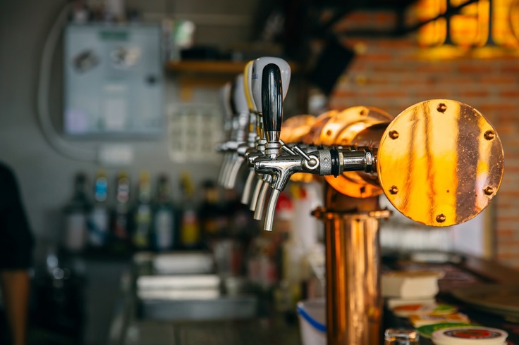 Bilde av øltappekran på en bar/restaurant