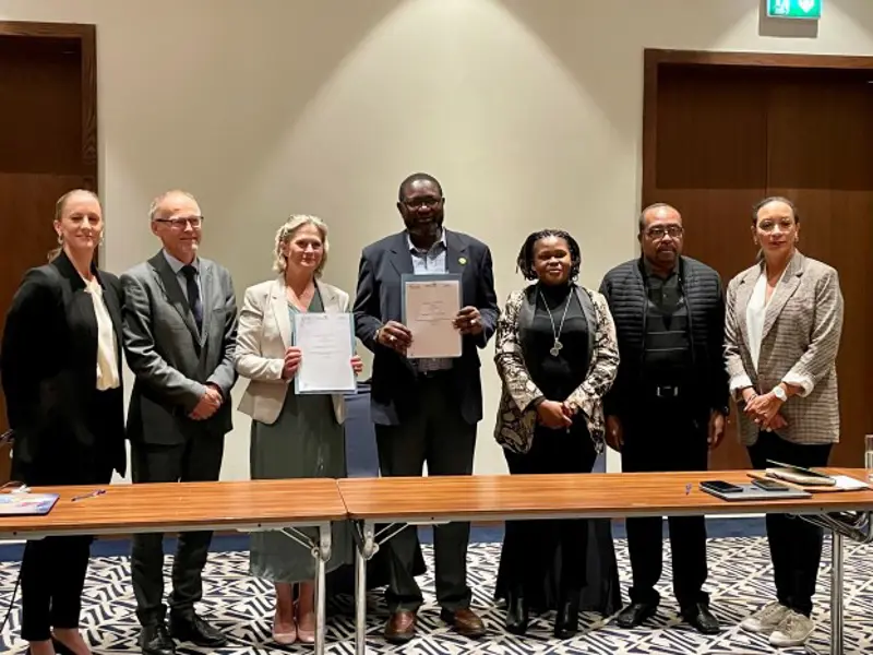 Photo of signing ceremony