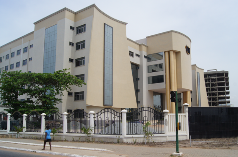 Bygning sett fra gata