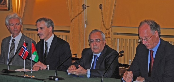 Signering av samarbeidsavtale Oslo 2011 for palestinsk folkehelseinstitutt. Med Salam Fayyad, statsminister av den palestinsk National Authority. 