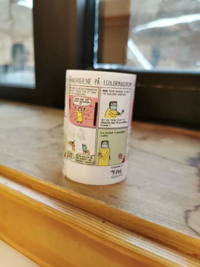 klistremerke-håndhygiene-på-isoleringsrom-2021.jpg