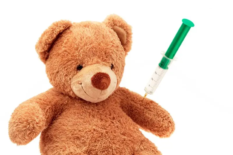 bamse som får vaksine